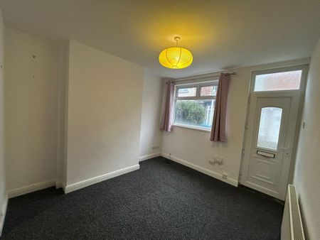 2 bedroom terraced house to rent - Photo 2