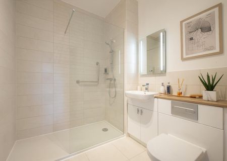 1 bedroom retirement property to rent - Photo 5