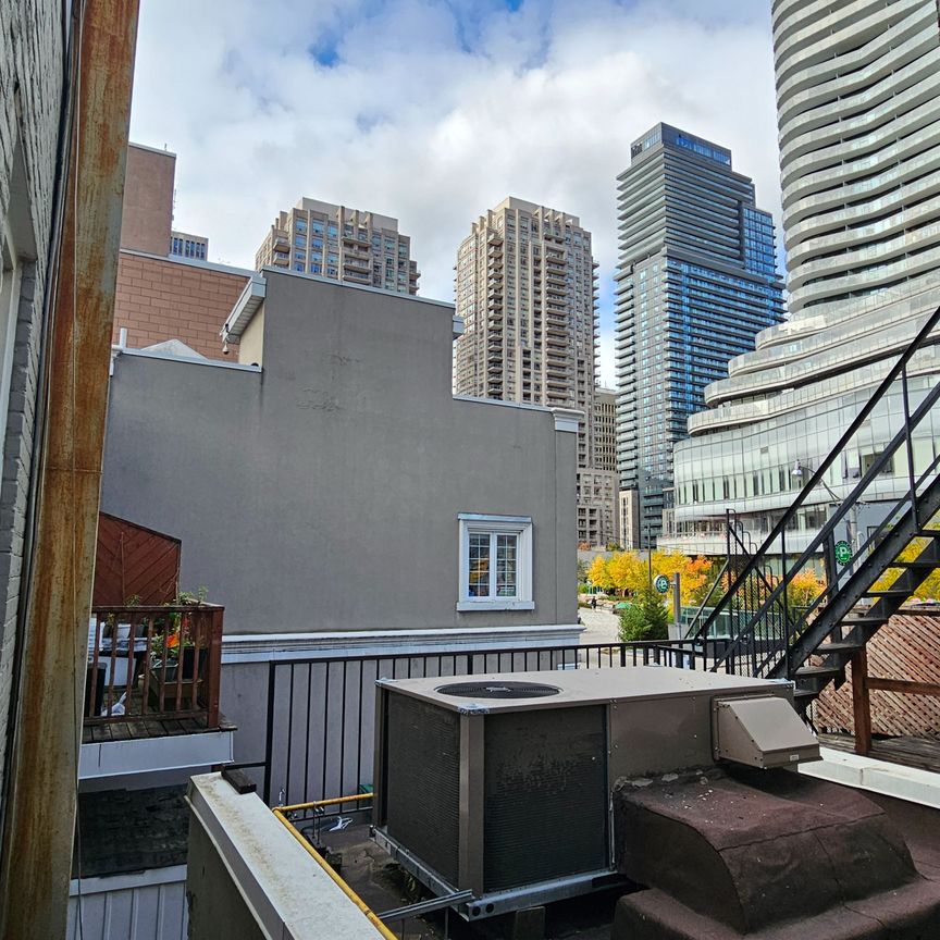 For Lease - 524 Yonge Street Unit# 205, Toronto, Ontario - Photo 1