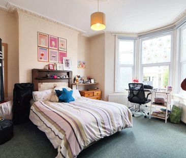6 bedroom terraced house to rent - Photo 4