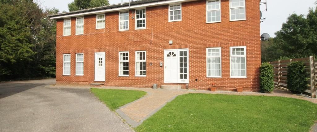2 bedroom ground floor flat to rent - Photo 1