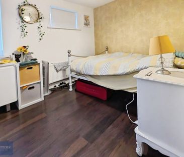 3 bedroom House To Let - Photo 5