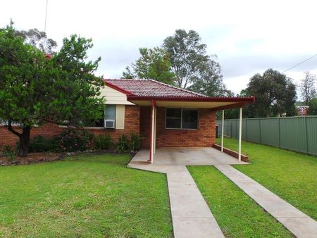 OXLEY VALE - Two Bedroom Unit, Quiet Area - Photo 4