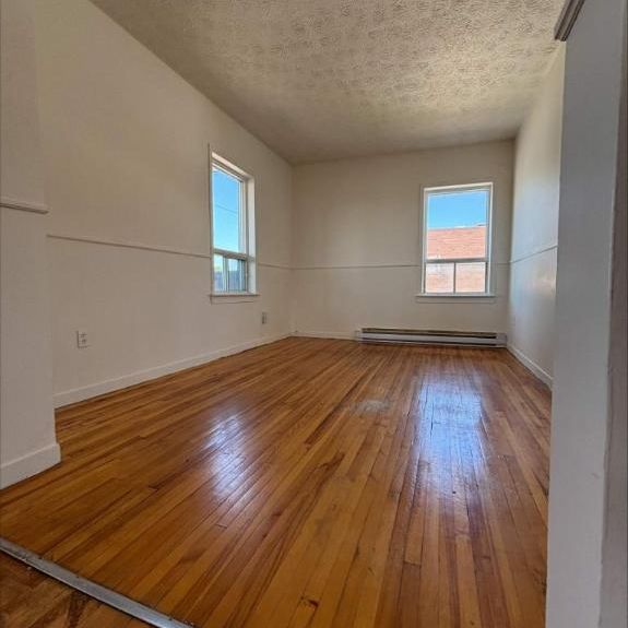 2 CH - 1 SDB - Windsor - $975 /mo - Photo 1