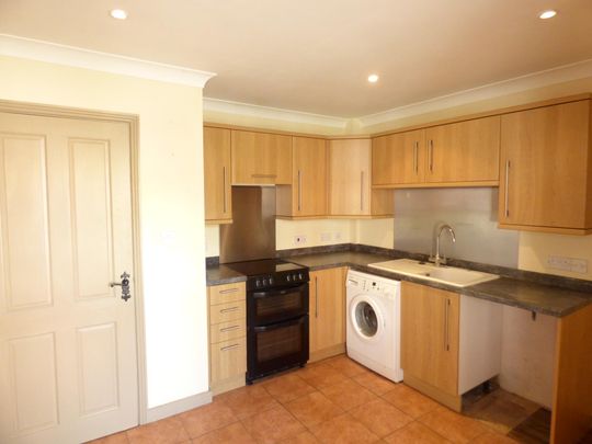 3 bedroom house to rent Church Terrace, Bures, CO8 - Photo 1