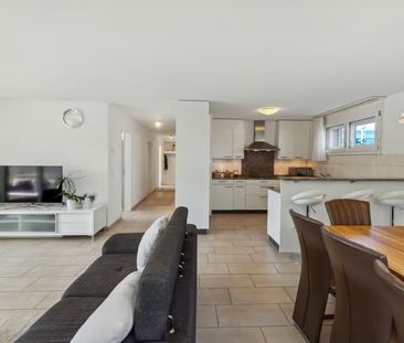 Helle 4.5-Zimmer-Wohnung mit Balkon und Stadtblick in Schlieren - Foto 1