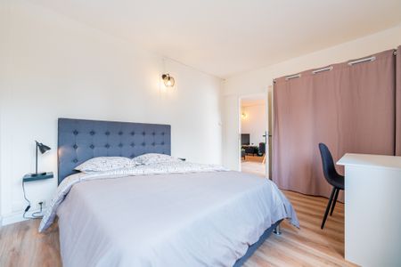 Location Appartement 1 pièce 76m² ST DENIS 97400 - Photo 3