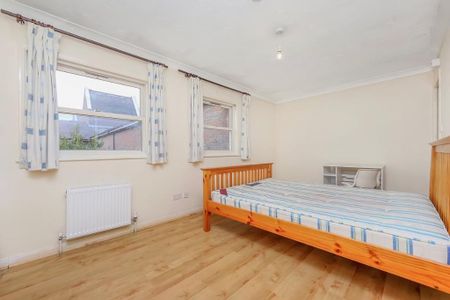 4 bedroom terraced house to rent - Photo 4