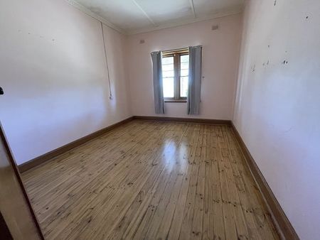 Charming 3-Bedroom Home - Photo 5