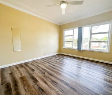 “Modern Elegance and Convenient Living” - Photo 3