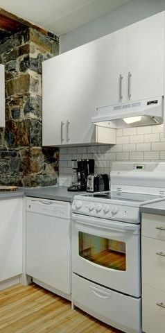 Loft entièrement meublé à louer Vieux-Québec octobre 2025 - Photo 1