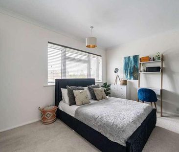 East Hill, Woking, Surrey, GU22 - Photo 5