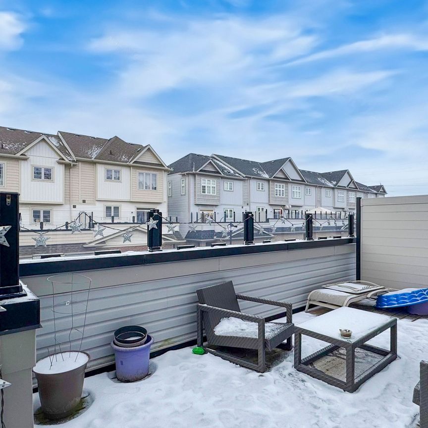 For Lease - 7 Cornerside Way, Whitby, Ontario - Photo 1