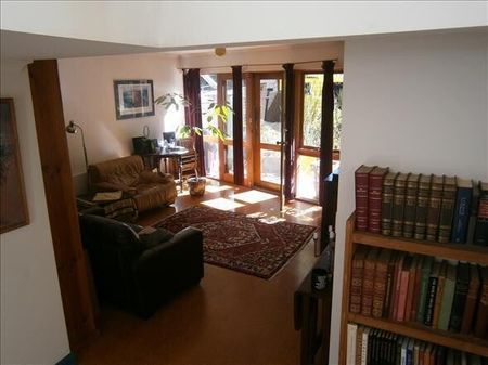 North Melbourne - Photo 2