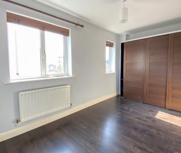 3 bedroom end of terrace house to rent - Photo 2