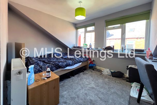 4 Bedroom Mid Terraced House for rent in Royal Park Road - Photo 1