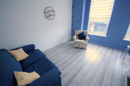 Flat 4, 2 Templemore Avenue, Belfast, BT5 4FT - Photo 2