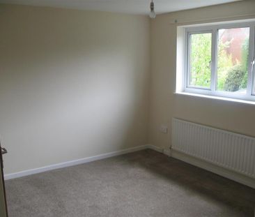 4 bedroom detached house to rent - Photo 3