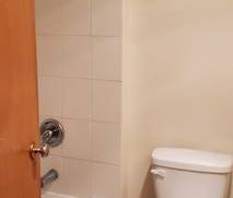 Cozy one bedroom in appartment building near VGH and Granvile Island - Photo 4