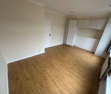 Chester Road, Ilford, Essex, IG3 - Photo 3