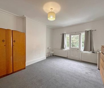1 bedroom in a flat share to rent - Photo 1