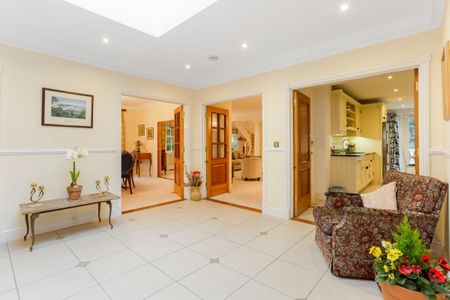 3 bedroom apartment to rent - Photo 2