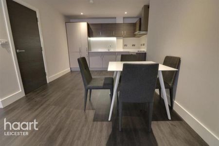 2 bedroom flat to rent - Photo 5