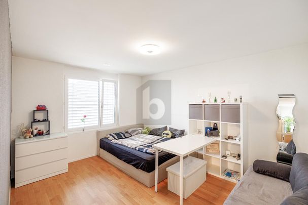 MODERN WITH A VIEW OF THE GREEN AREA - Photo 1