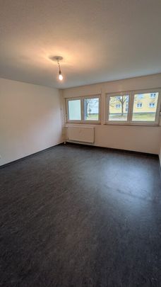 3 Zimmer im Grünen! Erdgeschosswohnung mit perfekter Raumaufteilung ab 15.03.26!! - Photo 1