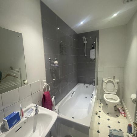 2 bedroom house share to rent - Photo 3