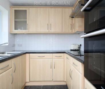 1 Bedroom Apartment, Brook Court – Cheam - Photo 3