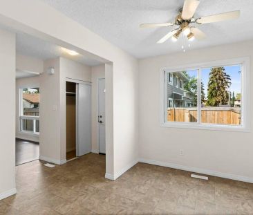 Lymburn Lane 3 Bed Townhomes | Cat-Friendly | Parking Included — 3 Bedrooms - Photo 6