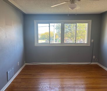 For Lease - 232 Barton Street Unit# Upper, Hamilton, Ontario - Photo 2