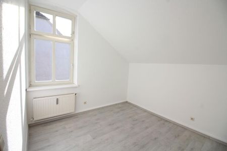 Helle Dachgeschosswohnung in Recklinghausen mit 3,5 Zimmern - Photo 2