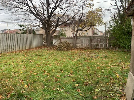 For Lease - 5 Tulloch Drive Unit# ( Lower ), Ajax, Ontario - Photo 1