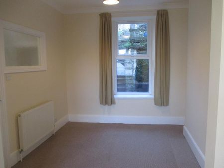 2 bedroom end of terrace house to rent - Photo 4