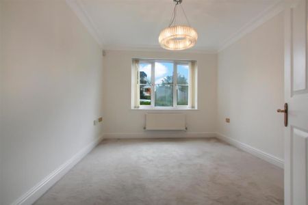 3 bedroom flat to rent - Photo 3
