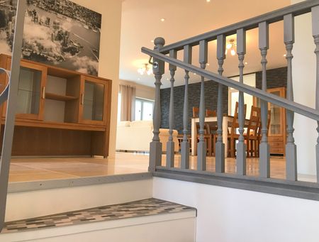 En halvdel av en nybyggd tvåvåningsvilla - Photo 5
