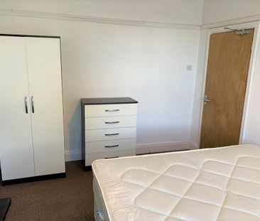 4 bedroom house to rent - Photo 3