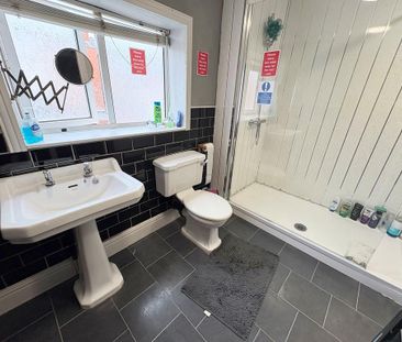 5 bedroom terraced house to rent - Photo 5