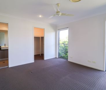 STUNNING HOME WITH ENTERTAINER'S DECK! - Photo 6