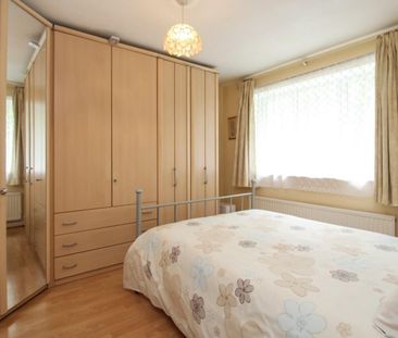 2 bedroom Flat To Let - Photo 4
