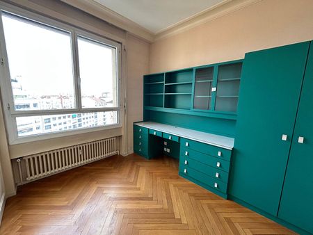 Appartement 5 pièces et plus – LYON - Photo 3