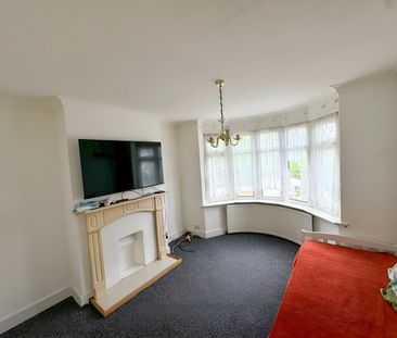 3/4 Bedroom House To Let - HP12 - Photo 3