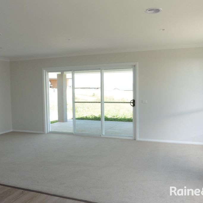 New Estate at Kelso- Available 11.11.25 - Photo 1