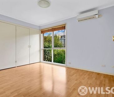 Townhouse living in the heart of Balaclava - Photo 1