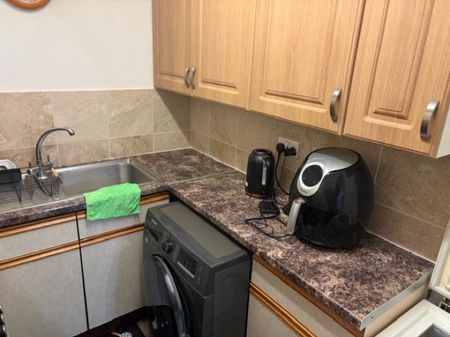 1 Bedroom Flat To Let - Photo 5