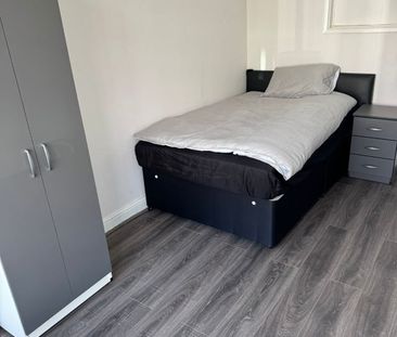 Room in a Shared House, St. Benedicts Road, B10 - Photo 4