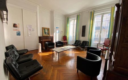 Location Appartement 7 pièces 122m² ST CHAMOND 42400 - Photo 5