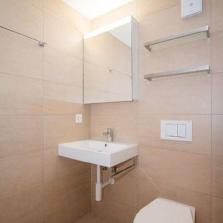 Feel-good oasis: Bright 2.5-room with far view - Photo 3